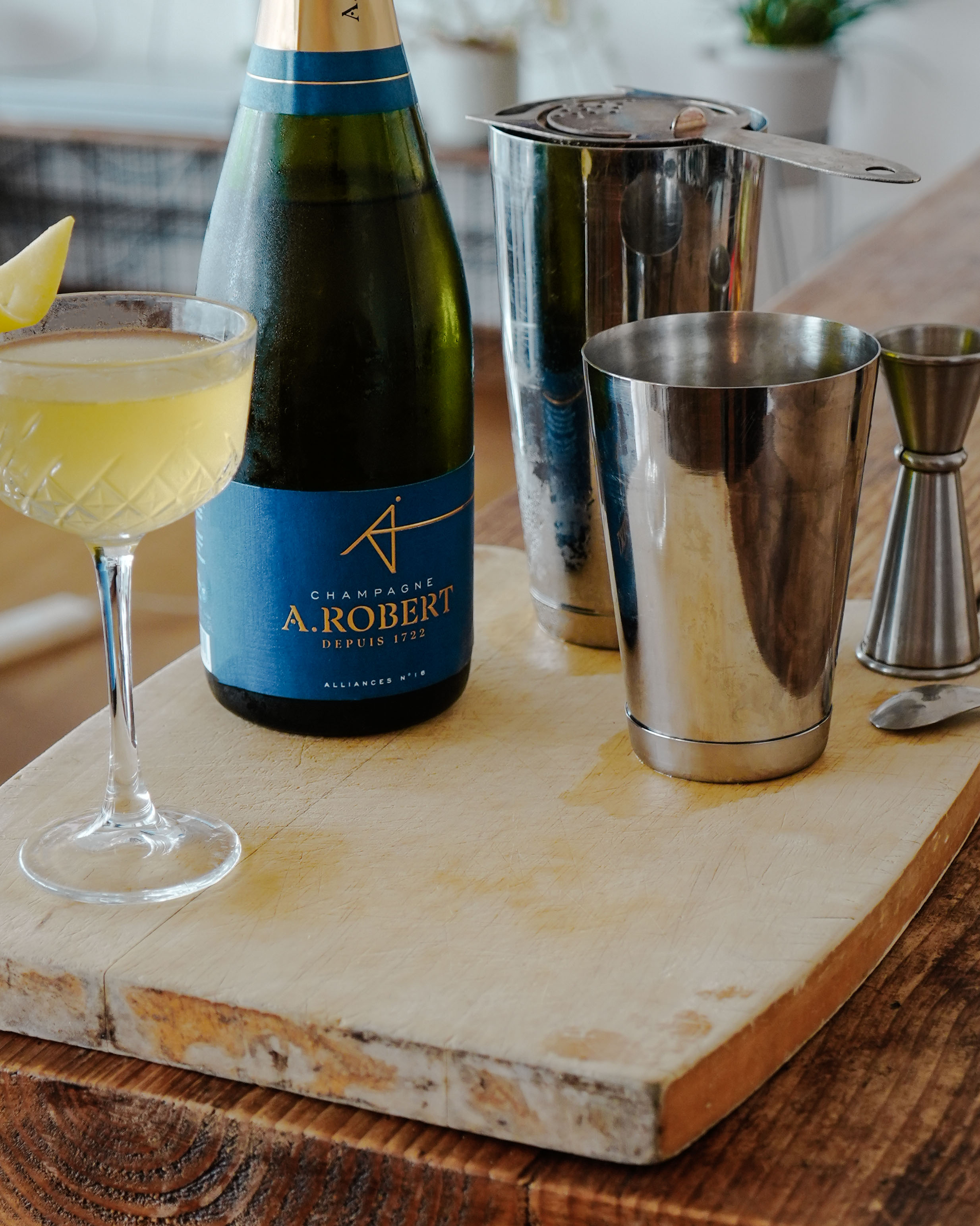 Champagne Cocktails: The French 75